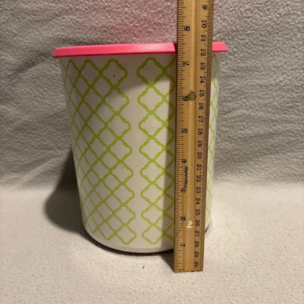 Tupperware One Touch Canister 